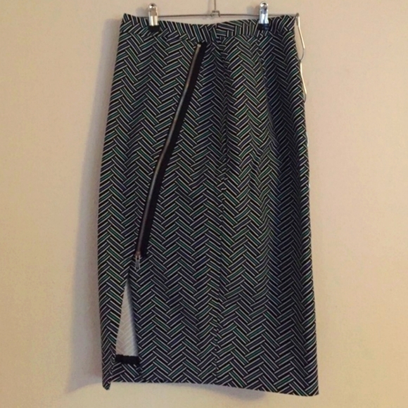 Edgy Worthington Pencil Skirt with Zipper - Picture 1 of 4